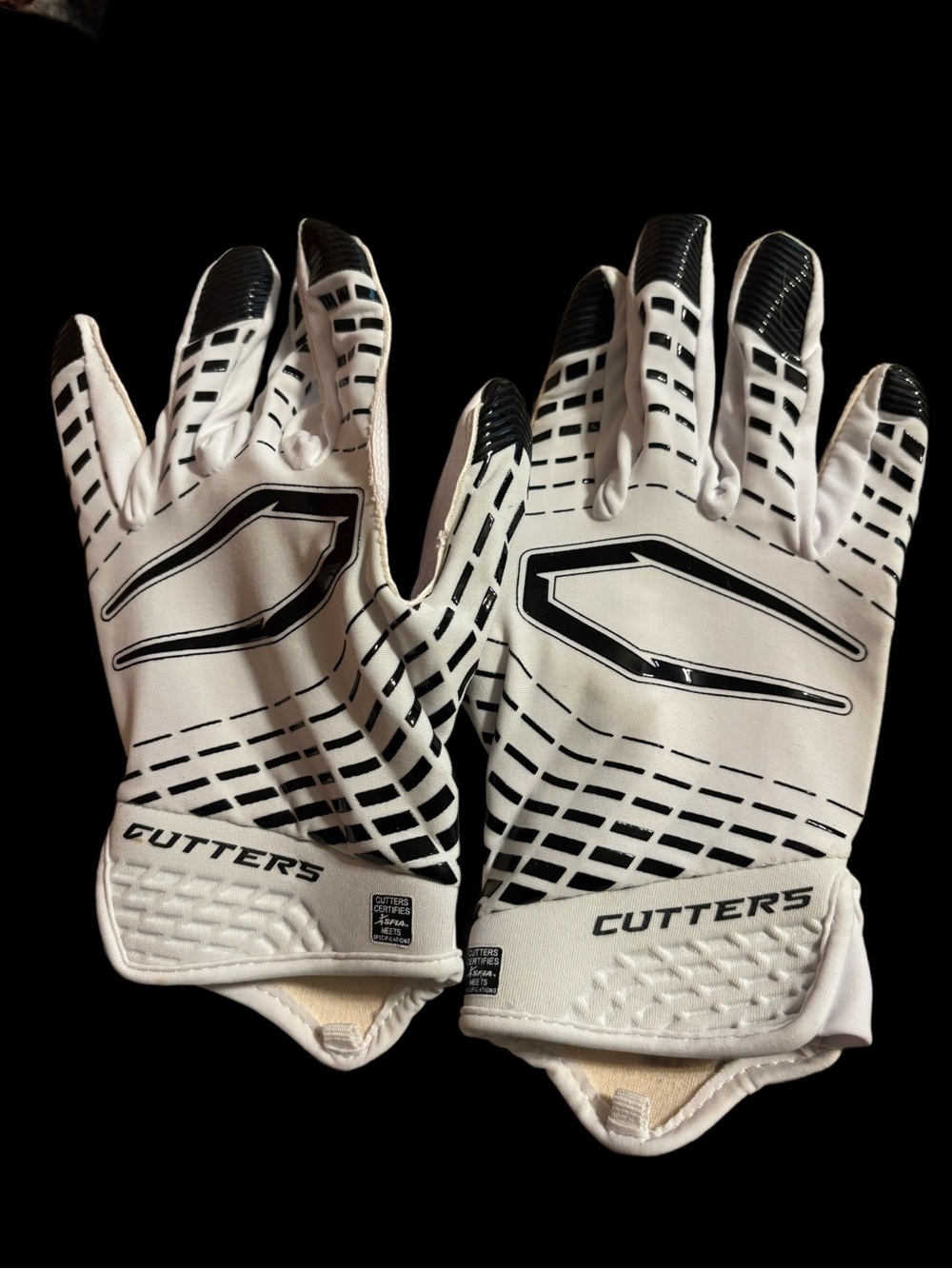 Men's White and Black Cutters Performance Team Football Gloves Men’s L